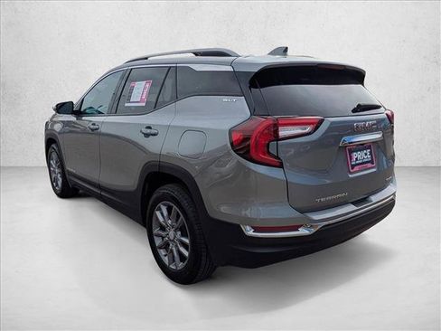Used 2024 GMC Terrain SLT image 7
