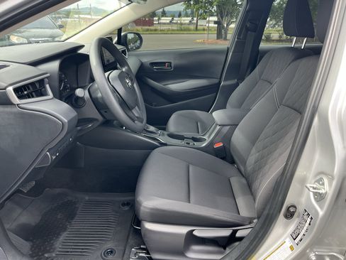 Used 2024 Toyota Corolla LE w/ LE Convenience Package FWD image 10
