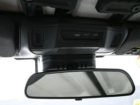 Used 2025 Jeep Wrangler Sahara image 34