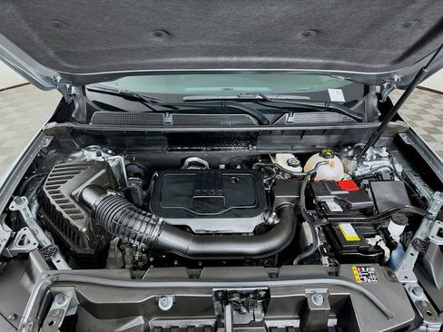 Used 2023 GMC Acadia SLE w/ Driver Convenience Package image 35