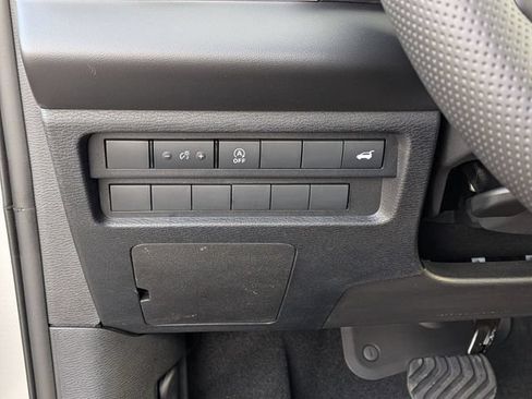 New 2026 Mitsubishi Outlander SE FWD image 15