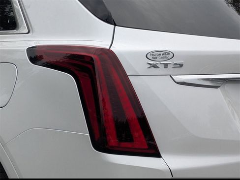 New 2026 Cadillac XT5 Luxury w/ LPO, Floor Liner Package image 10