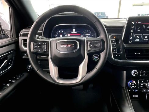 Used 2023 GMC Yukon SLT w/ SLT Premium Package RWD image 6