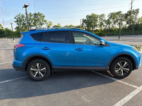 Used 2017 Toyota RAV4 XLE w/ All Weather Liner Package AWD/4WD image 6