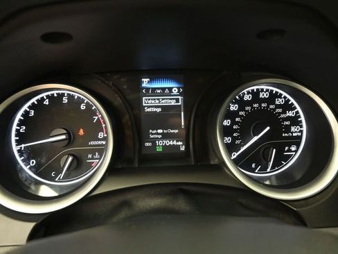 Used 2022 Toyota Camry LE FWD image 3