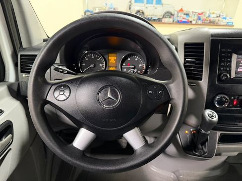 Used 2018 Mercedes-Benz Sprinter 2500 image 49