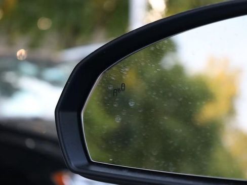 New 2025 Volkswagen Taos SE image 21