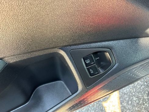 Used 2024 Volkswagen Jetta SE FWD image 31