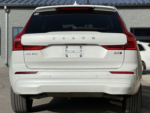 Used 2022 Volvo XC60 B5 Momentum w/ Climate Package image 7