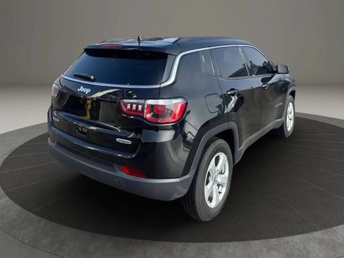 Used 2020 Jeep Compass Latitude w/ Cold Weather Group AWD/4WD image 7