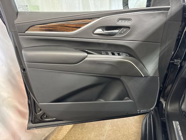 Certified 2021 Cadillac Escalade ESV Premium Luxury AWD/4WD image 28