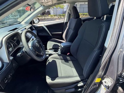 Used 2013 Toyota RAV4 XLE AWD/4WD image 10