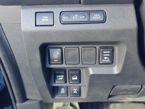 Used 2022 Nissan Frontier PRO-4X w/ Pro-4X Premium Package image 17