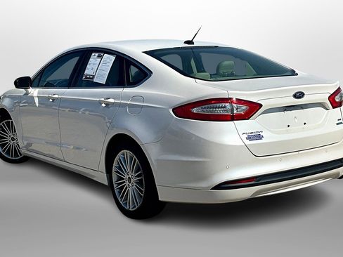 Used 2016 Ford Fusion SE w/ Equipment Group 202A image 11