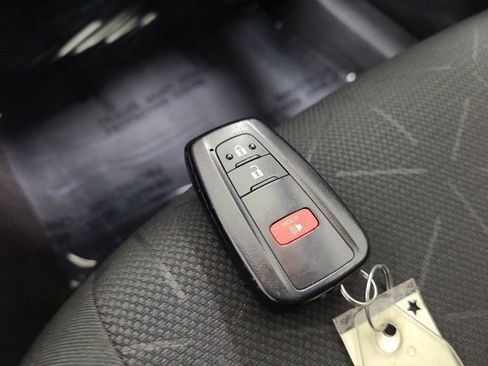 Certified 2023 Toyota RAV4 XLE AWD/4WD image 33