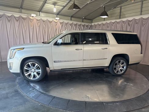 Used 2015 Cadillac Escalade ESV Premium AWD/4WD image 8