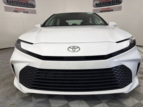 Used 2025 Toyota Camry LE image 8