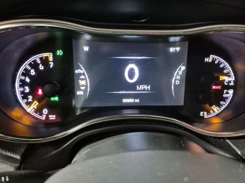 Used 2018 Jeep Grand Cherokee Limited image 24