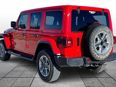 Used 2020 Jeep Wrangler Unlimited Sahara image 9