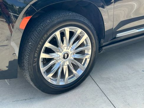 Used 2022 Cadillac Escalade Premium Luxury w/ Performance Package AWD/4WD image 9