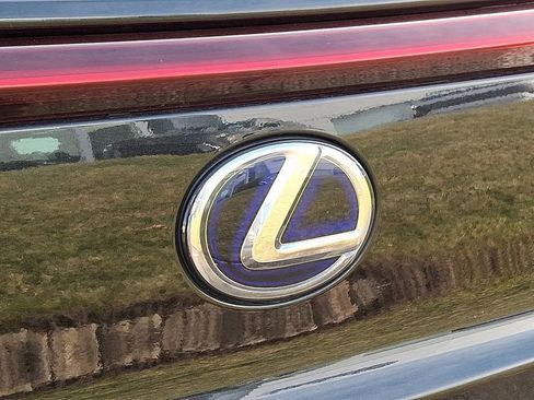 Used 2021 Lexus UX 250h w/ Premium Package image 29