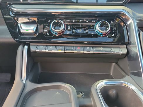 New 2025 GMC Sierra 3500 Denali Ultimate image 33