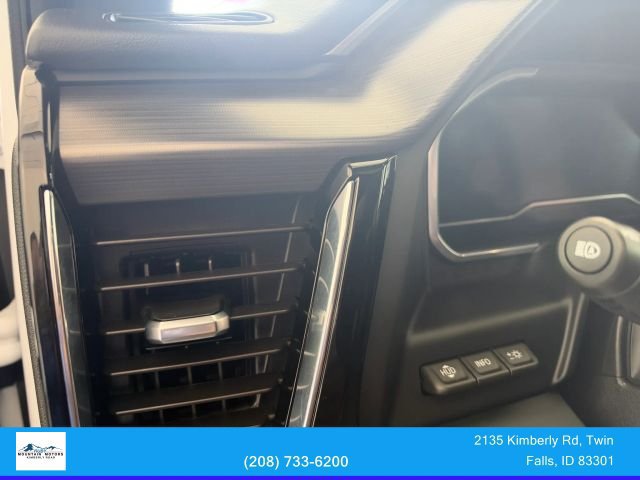 Used 2024 GMC Sierra 3500 Denali Ultimate AWD/4WD image 15