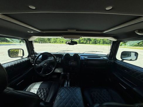 Used 2005 HUMMER H2 w/ Preferred Equipment Group AWD/4WD image 14