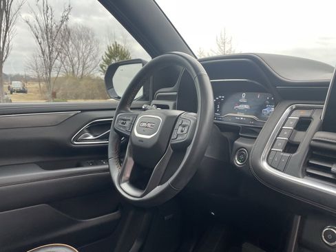 Used 2024 GMC Yukon XL AT4 w/ AT4 Premium Package image 30