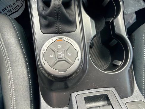 Used 2024 Ford Bronco Outer Banks AWD/4WD image 19