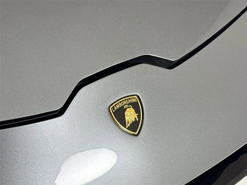 Used 2020 Lamborghini Huracan EVO image 27