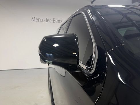 Used 2024 Cadillac Escalade Premium Luxury AWD/4WD image 12