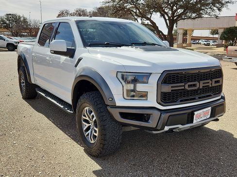 Used 2017 Ford F150 Raptor w/ Equipment Group 802A Luxury image 6