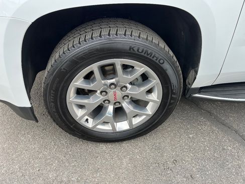 Used 2019 GMC Yukon XL SLE w/ SLE Value Package image 44