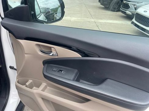Used 2020 Honda Pilot Touring image 34