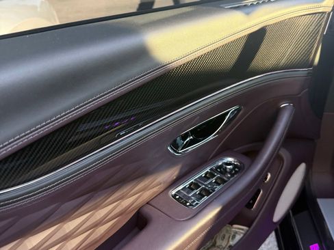 Used 2023 Bentley Flying Spur V8 image 8