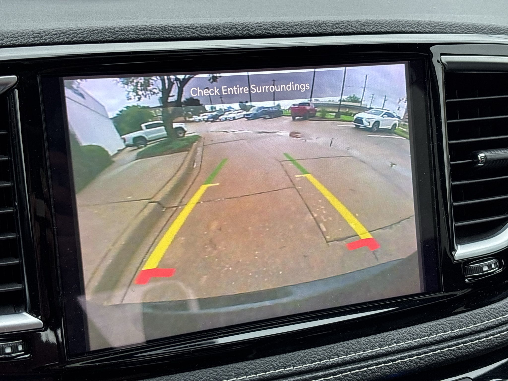 Used 2025 Chrysler Pacifica Limited FWD image 23