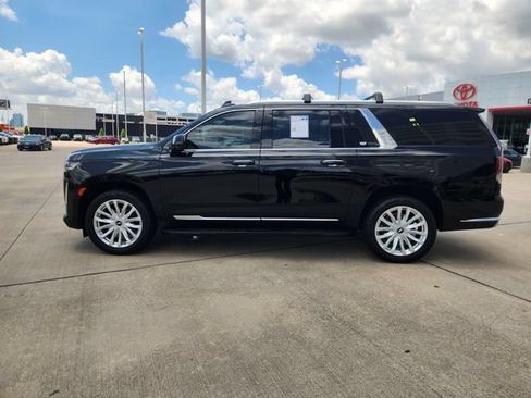 Used 2023 Cadillac Escalade ESV Luxury RWD image 4