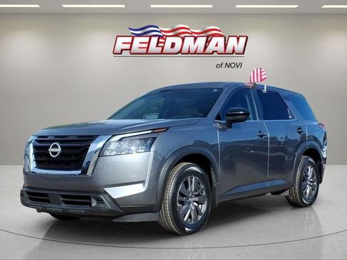 Used 2025 Nissan Pathfinder S AWD/4WD image 1