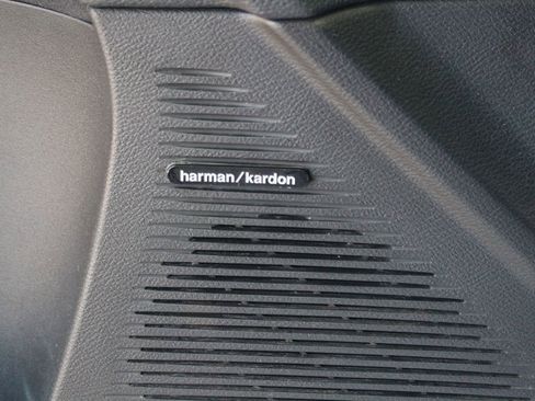 Used 2015 Dodge Challenger SRT w/ Technology Group image 11