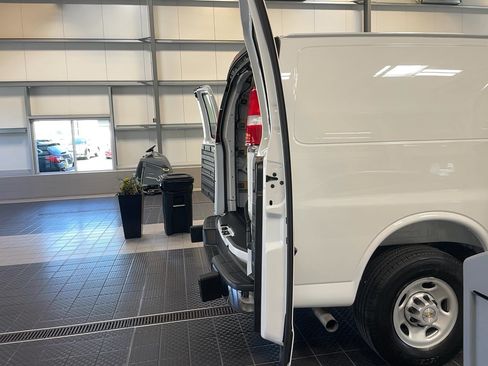 Used 2025 Chevrolet Express 2500 w/ Driver Convenience Package RWD image 8