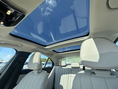 Certified 2024 Mercedes-Benz E 350 4MATIC Sedan image 33