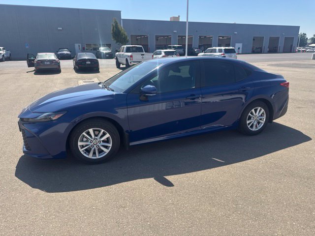 Used 2025 Toyota Camry LE w/ Convenience Package FWD image 1