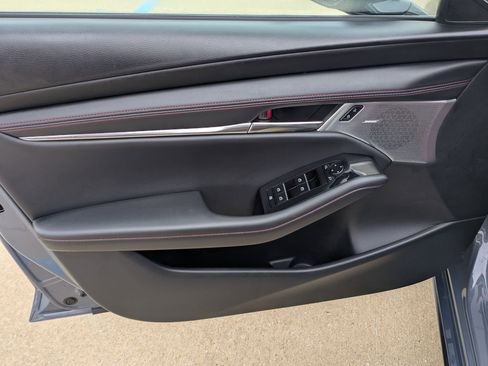 Used 2023 MAZDA MAZDA3 s image 11