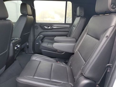 Used 2021 GMC Yukon XL Denali w/ Denali Premium Package image 10
