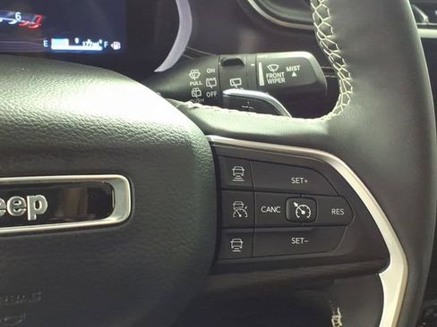 Used 2024 Jeep Grand Cherokee Laredo X w/ Luxury Tech Group I AWD/4WD image 24