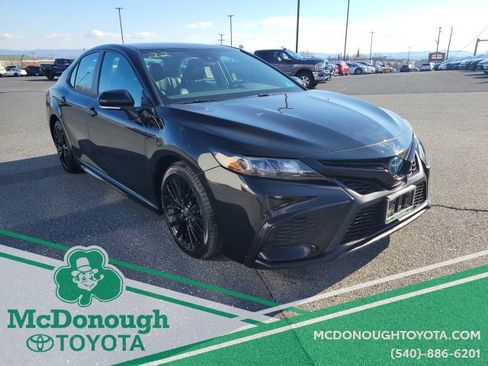 Certified 2022 Toyota Camry SE image 4