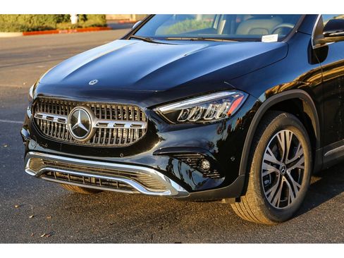 Used 2025 Mercedes-Benz GLA 250 4MATIC image 8