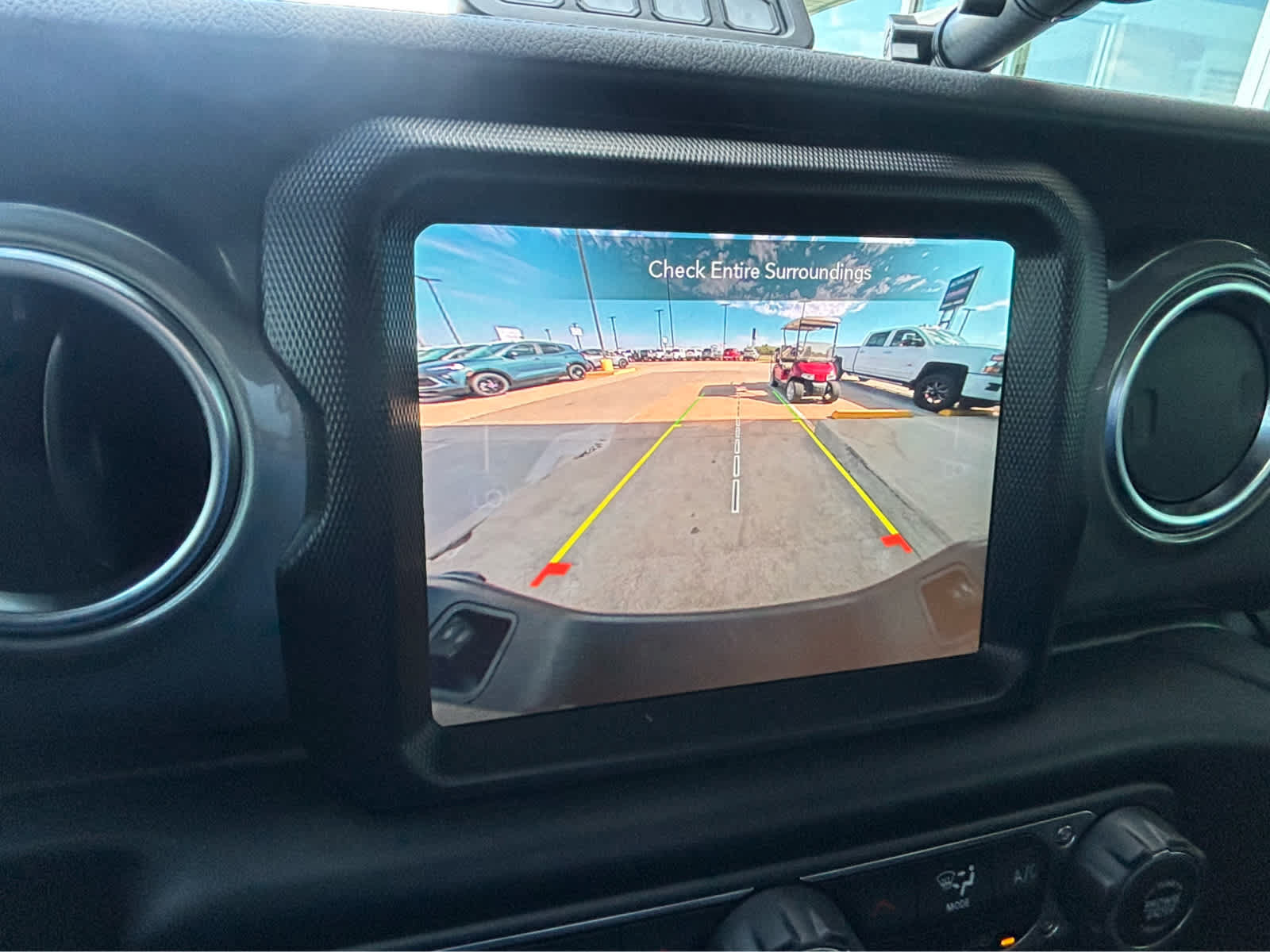 Used 2023 Jeep Gladiator Overland AWD/4WD image 22
