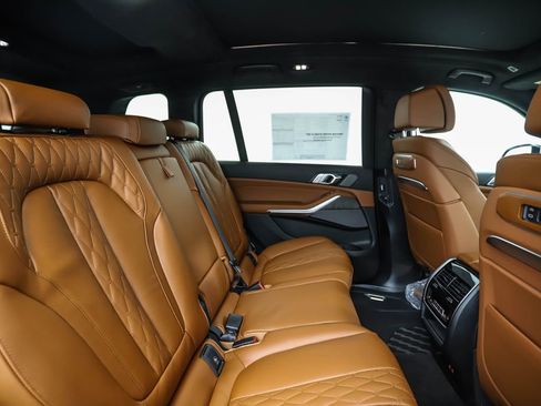 New 2026 BMW X7 xDrive40i image 32